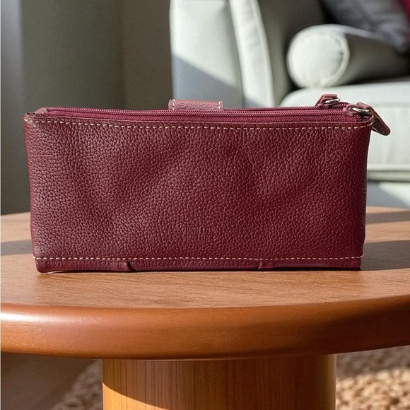 Genuine Leather Women’s Burgundy Soft Bi Fold Wallet Zip Closure 16 CC Slips - Picture 2 of 13